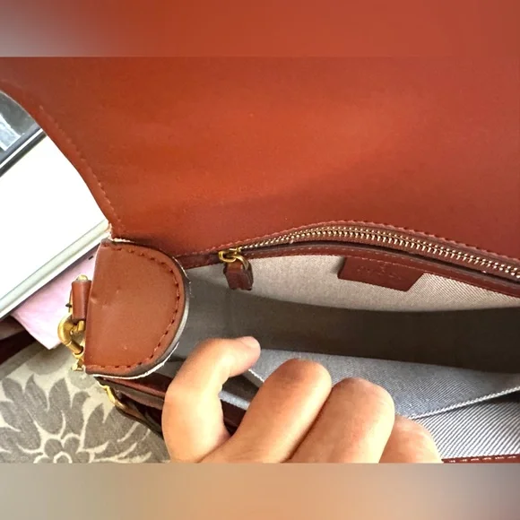 New!!! GG Tan Leather Crossbody Bag - Picture 16 of 17